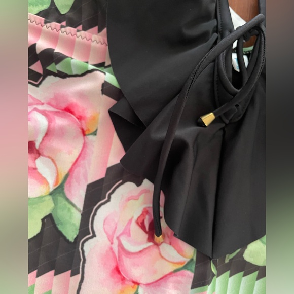 ModCloth one piece floral ruffled neck swimsuit XL - Picture 3 of 7